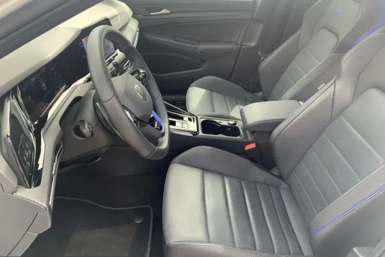 Volkswagen Golf din 2024 cu 25.974 km - oferta VOL225417 - foto 8