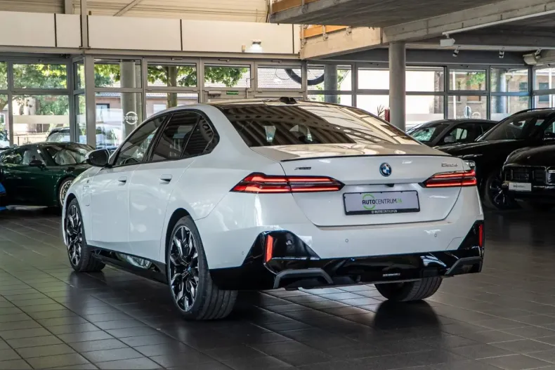 BMW 550 (Seria 5) din 2025 cu 27.972 km - oferta BMW225421 - foto 6