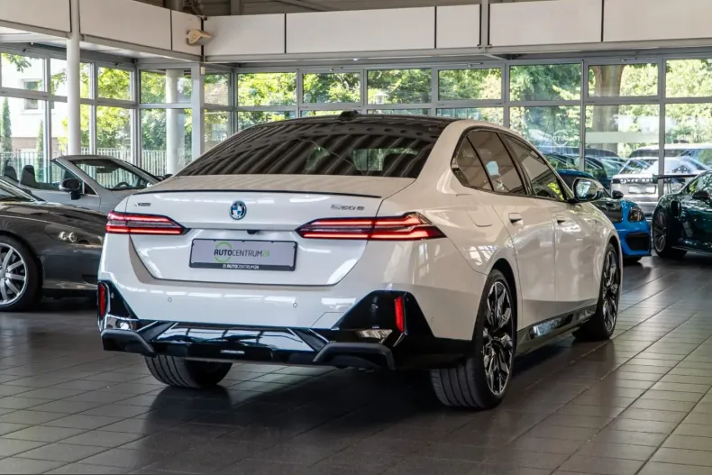 BMW 550 (Seria 5) din 2025 cu 27.972 km - oferta BMW225421 - foto 8
