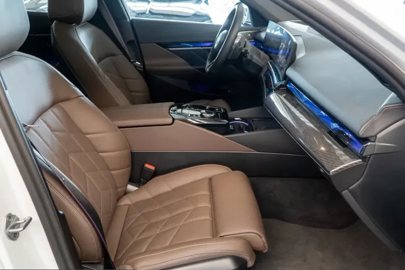 BMW 550 (Seria 5) din 2025 cu 27.972 km - oferta BMW225421 - foto 20