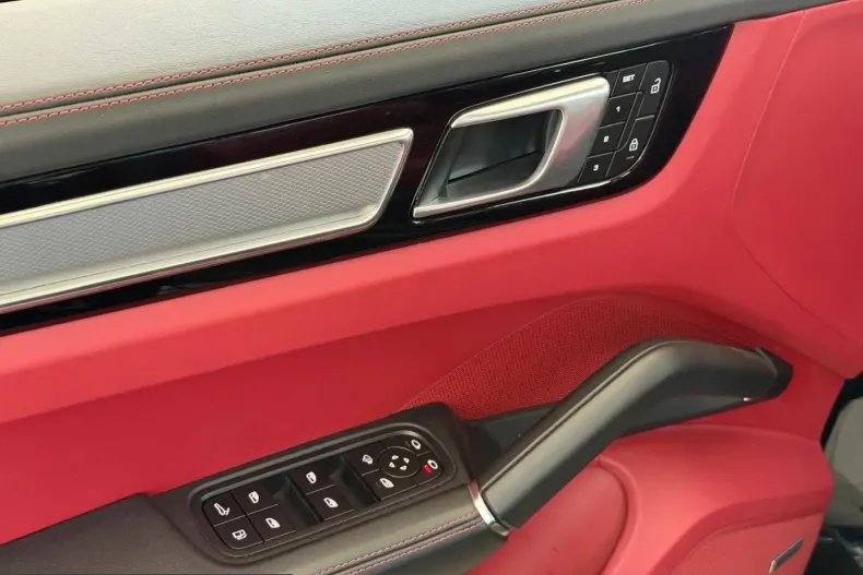 Porsche Cayenne din 2023 cu 47.895 km - oferta POR225428 - foto 9