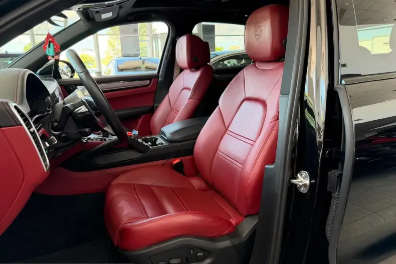 Porsche Cayenne din 2023 cu 47.895 km - oferta POR225428 - foto 11