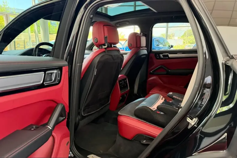 Porsche Cayenne din 2023 cu 47.895 km - oferta POR225428 - foto 12