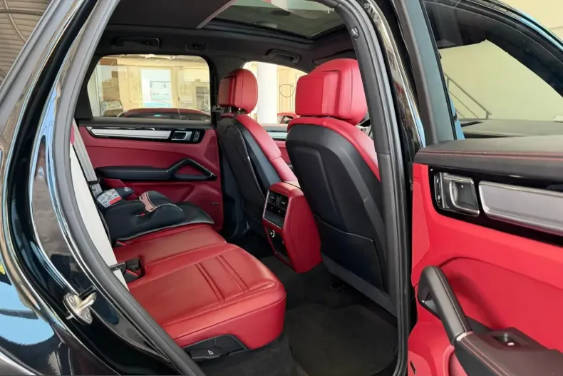 Porsche Cayenne din 2023 cu 47.895 km - oferta POR225428 - foto 17
