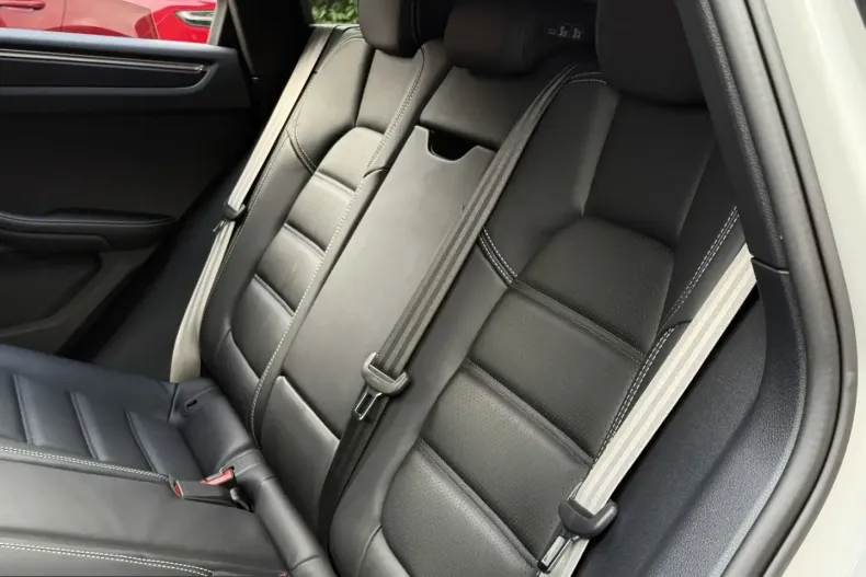 Porsche Macan din 2024 cu 14.800 km - oferta POR225429 - foto 21