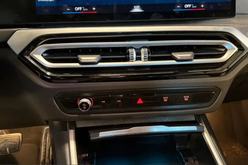 BMW M4 (Seria 4) din 2024 cu 24.632 km - oferta BMW225432 - foto 19