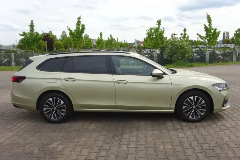 Skoda Superb din 2024 cu 12.273 km - oferta SKO225450 - foto 5