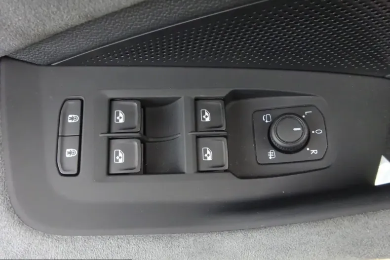Skoda Superb din 2024 cu 12.273 km - oferta SKO225450 - foto 19