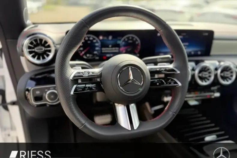 Mercedes-Benz CLA 220 (Clasa CLA) din 2025 cu 10.386 km - oferta MER225481 - foto 13