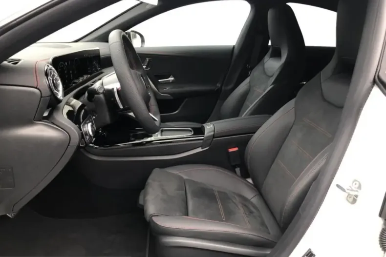Mercedes-Benz CLA 220 (Clasa CLA) din 2025 cu 24.668 km - oferta MER225485 - foto 6