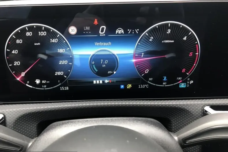 Mercedes-Benz CLA 220 (Clasa CLA) din 2025 cu 24.668 km - oferta MER225485 - foto 10