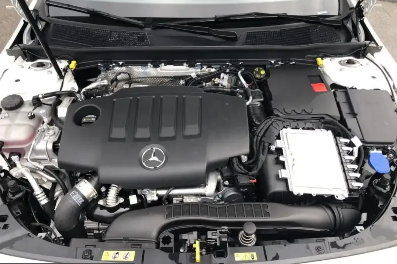 Mercedes-Benz CLA 220 (Clasa CLA) din 2025 cu 24.668 km - oferta MER225485 - foto 17