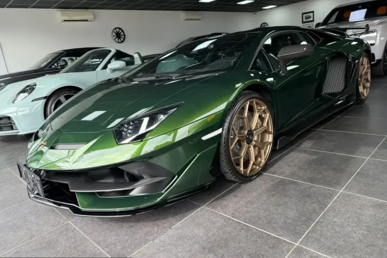 Lamborghini Aventador din 2021 cu 4.500 km - oferta LAM225489 - foto 1