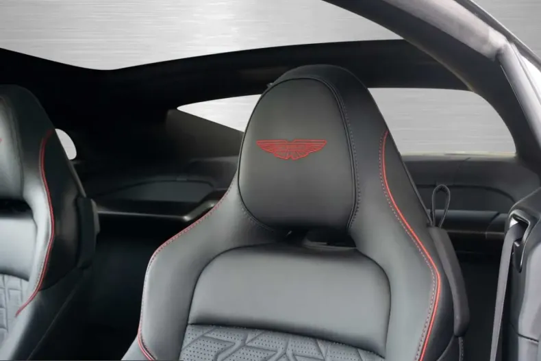 Aston Martin Vanquish din 2025 cu 8.100 km - oferta AST225492 - foto 5