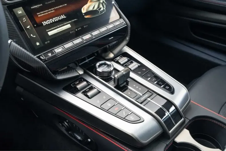 Aston Martin Vanquish din 2025 cu 8.100 km - oferta AST225492 - foto 10