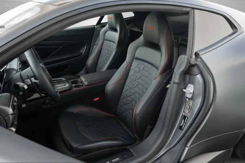 Aston Martin Vanquish din 2025 cu 8.100 km - oferta AST225492 - foto 12