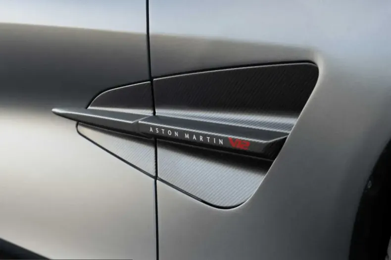 Aston Martin Vanquish din 2025 cu 8.100 km - oferta AST225492 - foto 21