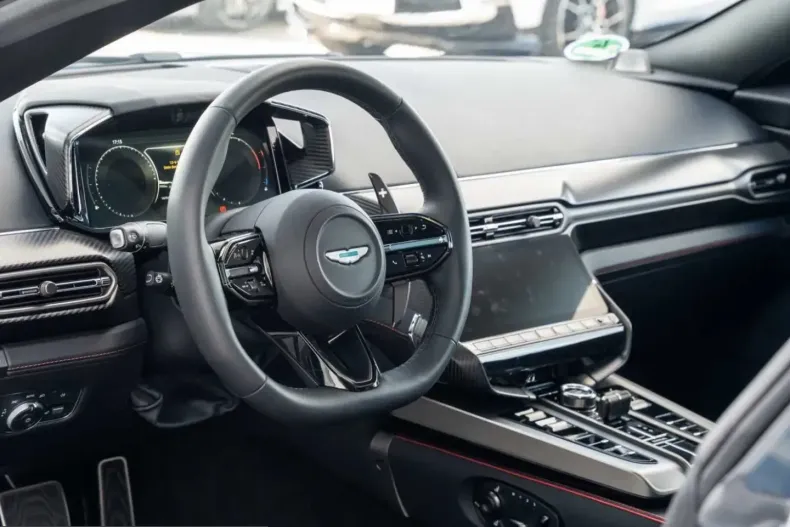 Aston Martin Vanquish din 2025 cu 8.100 km - oferta AST225492 - foto 26