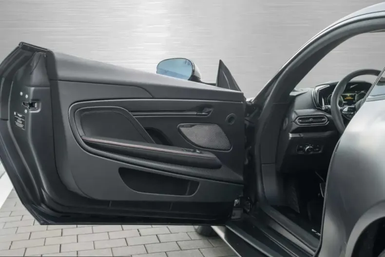 Aston Martin Vanquish din 2025 cu 8.100 km - oferta AST225492 - foto 30