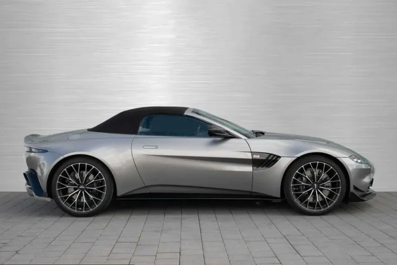 Aston Martin V8 Vantage din 2024 cu 11.700 km - oferta AST225494 - foto 4
