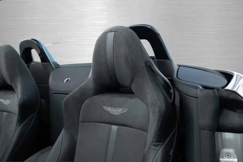 Aston Martin V8 Vantage din 2024 cu 11.700 km - oferta AST225494 - foto 12