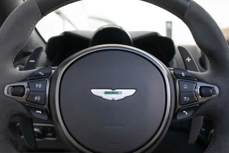 Aston Martin V8 Vantage din 2024 cu 11.700 km - oferta AST225494 - foto 17