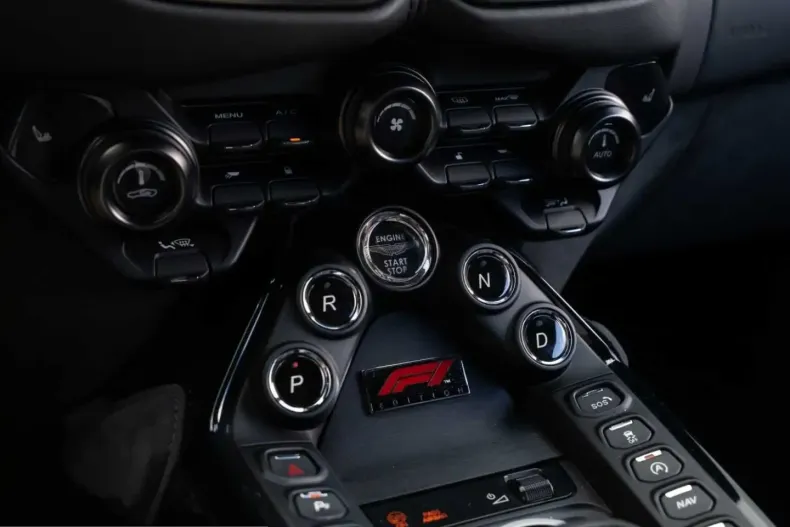 Aston Martin V8 Vantage din 2024 cu 11.700 km - oferta AST225494 - foto 37