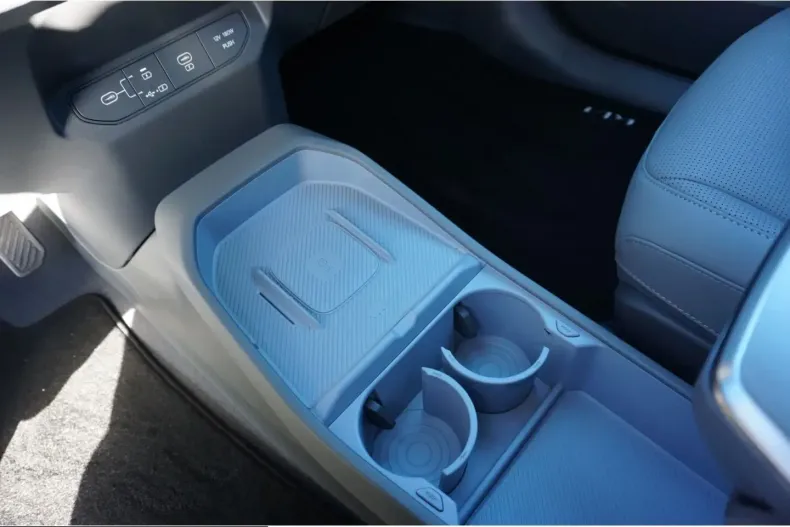Kia EV3 din 2025 cu 15.900 km - oferta KIA225497 - foto 24
