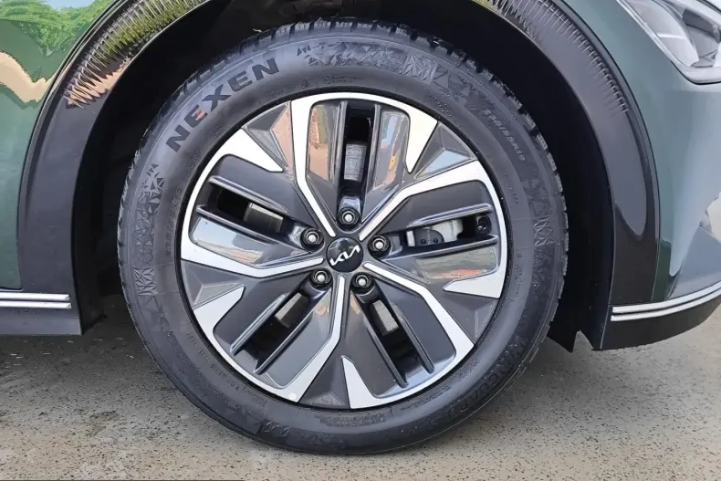 Kia EV6 din 2022 cu 33.625 km - oferta KIA225503 - foto 8