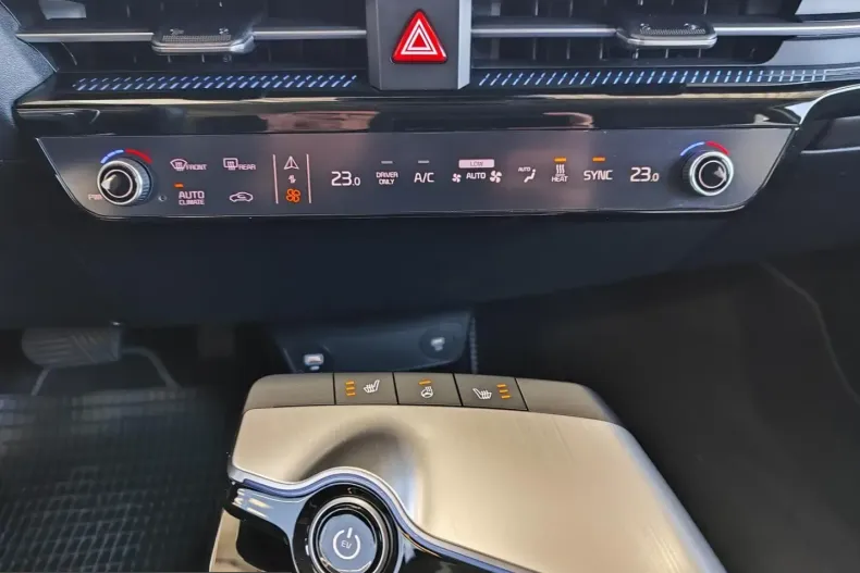 Kia EV6 din 2022 cu 33.625 km - oferta KIA225503 - foto 19