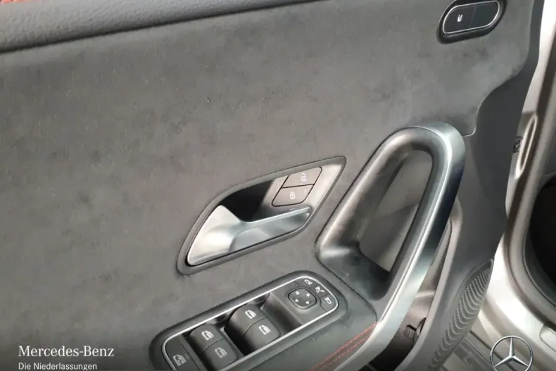 Mercedes-Benz CLA 220 (Clasa CLA) din 2025 cu 19.940 km - oferta MER225513 - foto 14