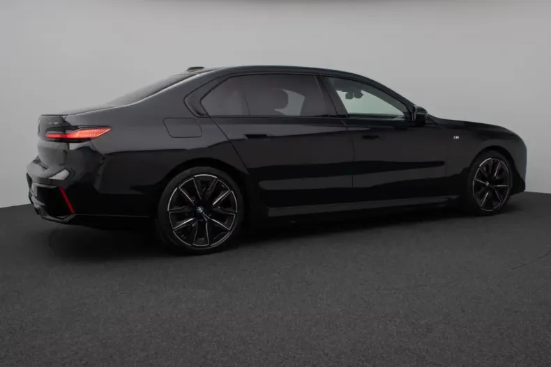 BMW i7 (Seria 7) din 2023 cu 23.029 km - oferta BMW225529 - foto 6