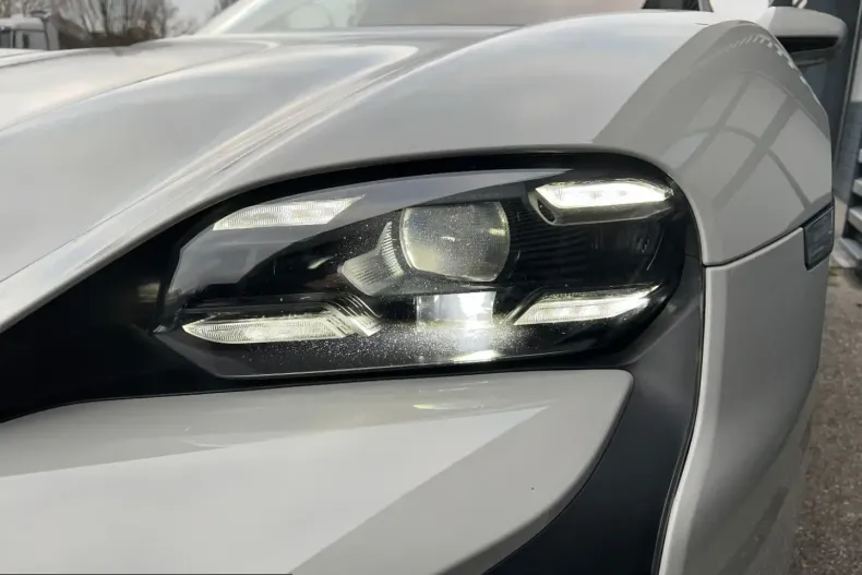 Porsche Taycan din 2023 cu 68.900 km - oferta POR225533 - foto 10