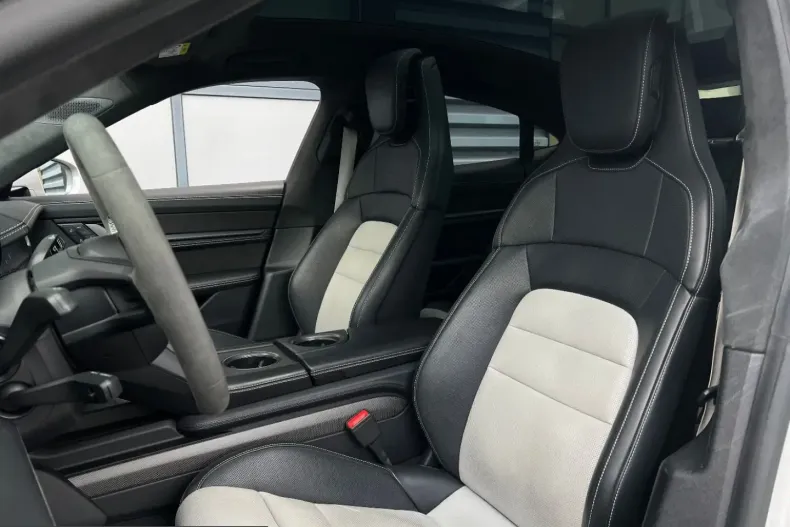 Porsche Taycan din 2023 cu 68.900 km - oferta POR225533 - foto 14