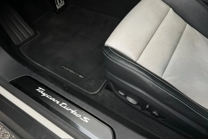 Porsche Taycan din 2023 cu 68.900 km - oferta POR225533 - foto 27