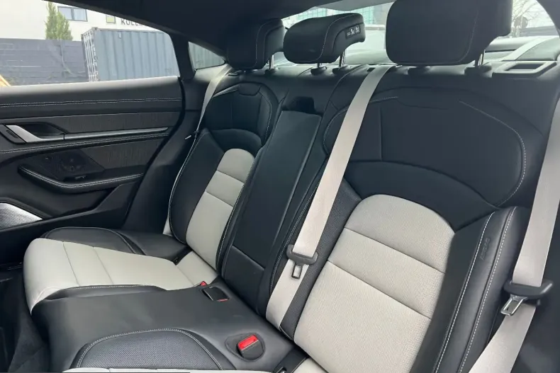 Porsche Taycan din 2023 cu 68.900 km - oferta POR225533 - foto 29