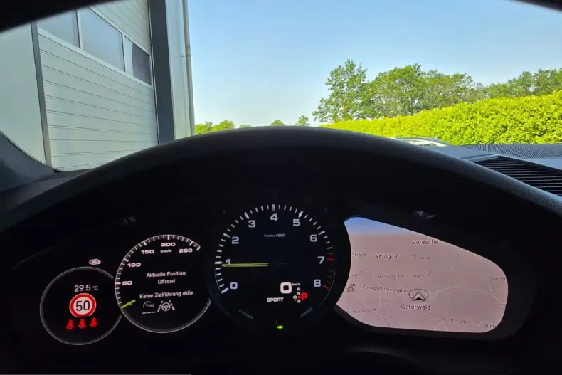 Porsche Cayenne din 2022 cu 53.900 km - oferta POR225541 - foto 38