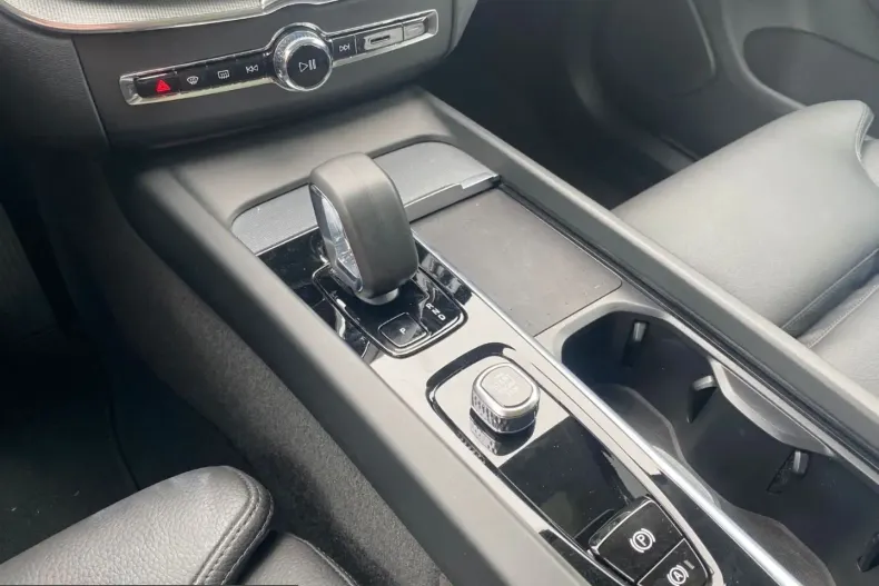 Volvo XC60 din 2025 cu 16.287 km - oferta VOL225544 - foto 12
