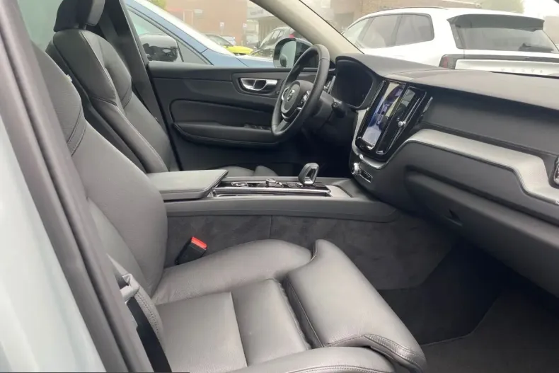 Volvo XC60 din 2025 cu 16.287 km - oferta VOL225544 - foto 16