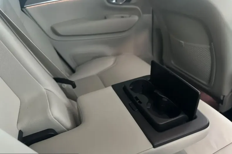 Volvo XC90 din 2024 cu 76.000 km - oferta VOL225546 - foto 40
