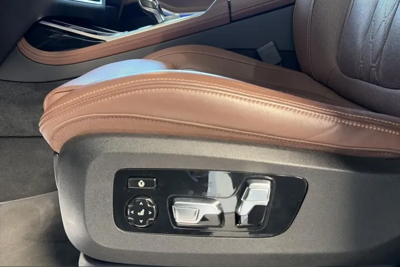 BMW X7 (Seria X) din 2022 cu 74.382 km - oferta BMW225553 - foto 10