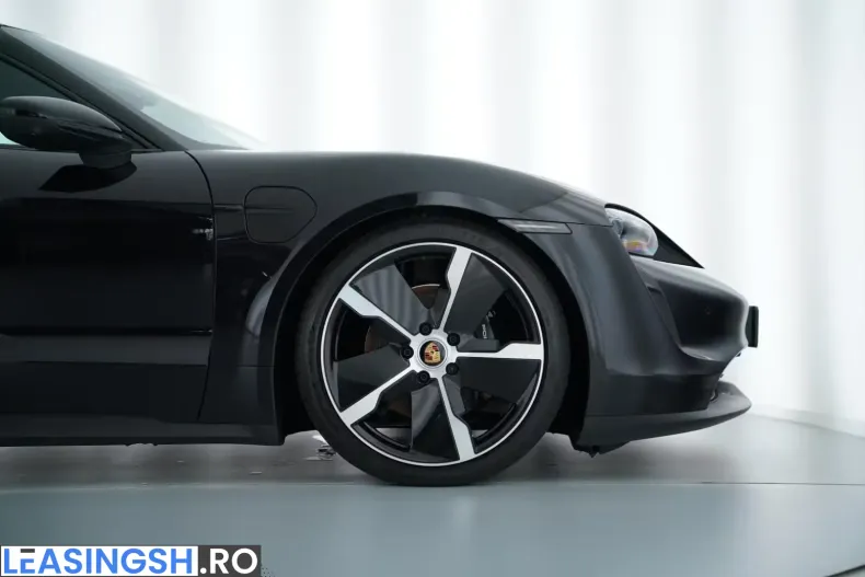 Porsche Taycan din 2023 cu 690 km - oferta POR225560 - foto 8