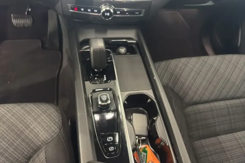 Volvo XC60 din 2023 cu 83.017 km - oferta VOL225561 - foto 12