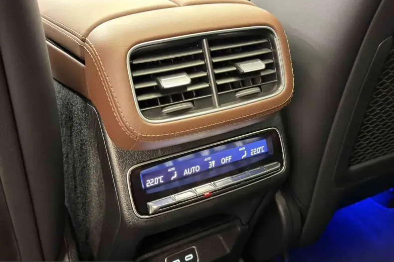 Mercedes-Benz GLE 63 AMG (Clasa GLE) din 2025 cu 17.597 km - oferta MER225565 - foto 11