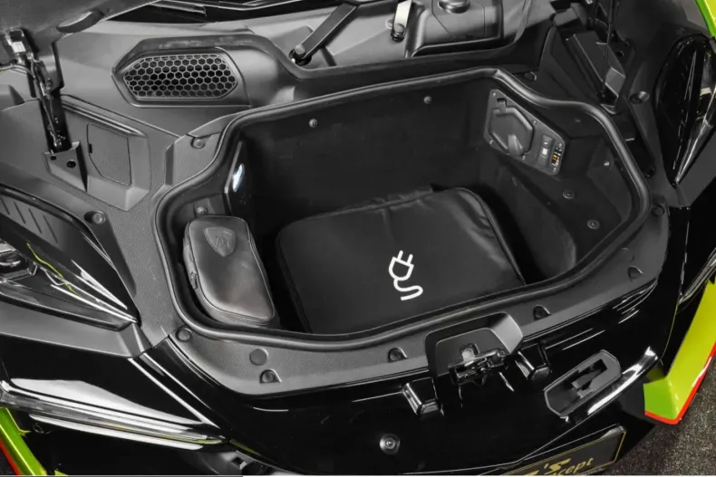 Lamborghini Revuelto din 2025 cu 2.190 km - oferta LAM225579 - foto 19