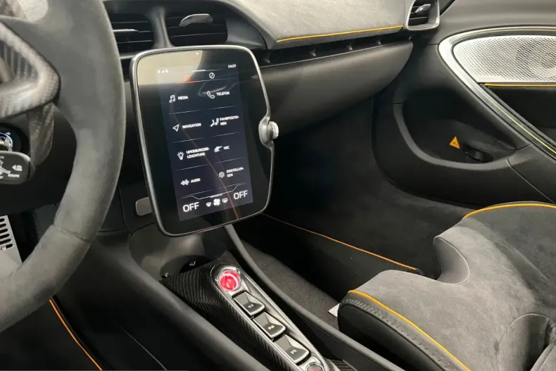 McLaren Artura din 2023 cu 3.800 km - oferta MCL225599 - foto 13