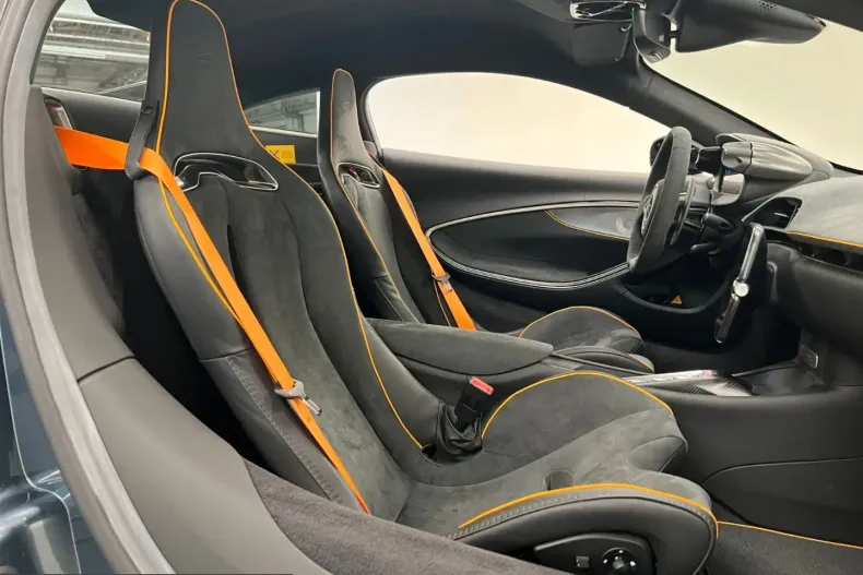 McLaren Artura din 2023 cu 3.800 km - oferta MCL225599 - foto 14