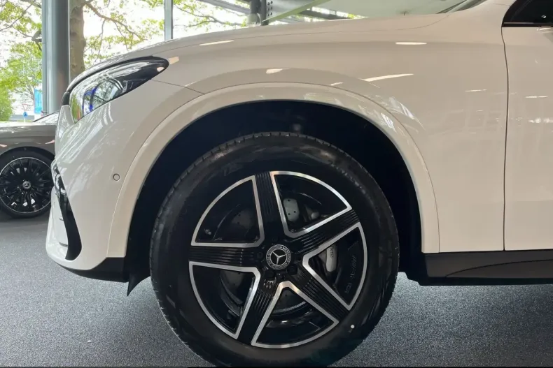Mercedes-Benz GLC 300 (Clasa GLC) din 2024 cu 64.200 km - oferta MER225605 - foto 13