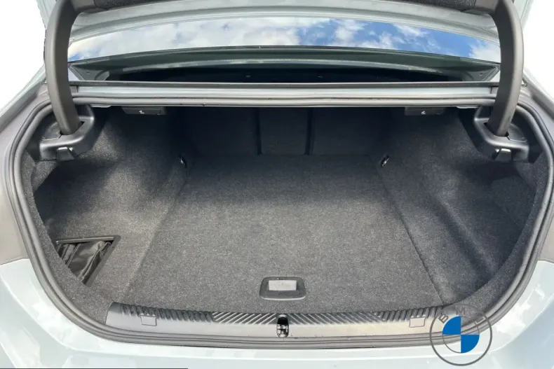 BMW i5 (Seria 5) din 2024 cu 52.045 km - oferta BMW225608 - foto 16