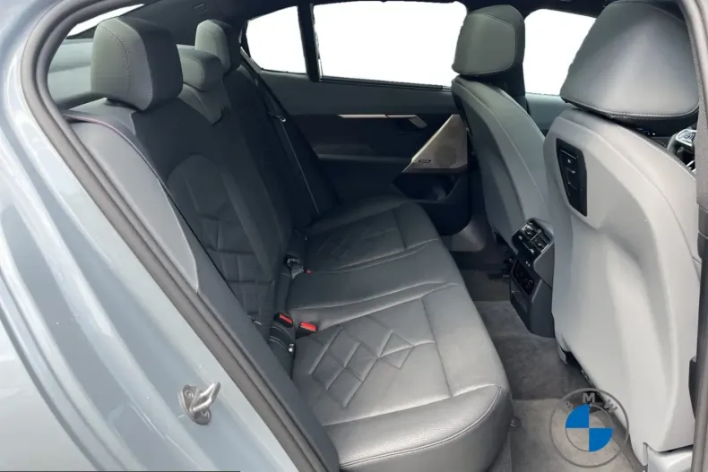 BMW i5 (Seria 5) din 2024 cu 52.045 km - oferta BMW225608 - foto 17